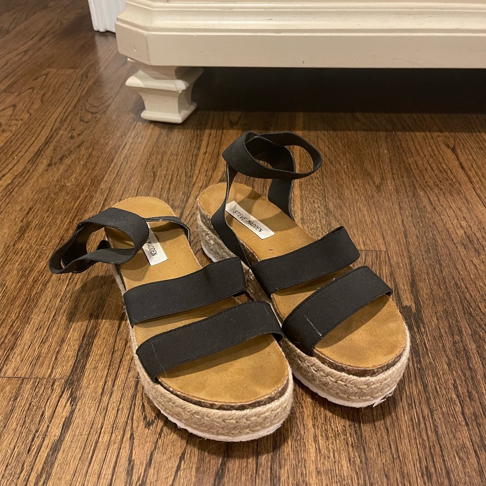 Brand: Steve Madden. Color: Black.